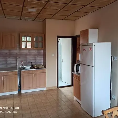 Lenoel Apartman Apartment *